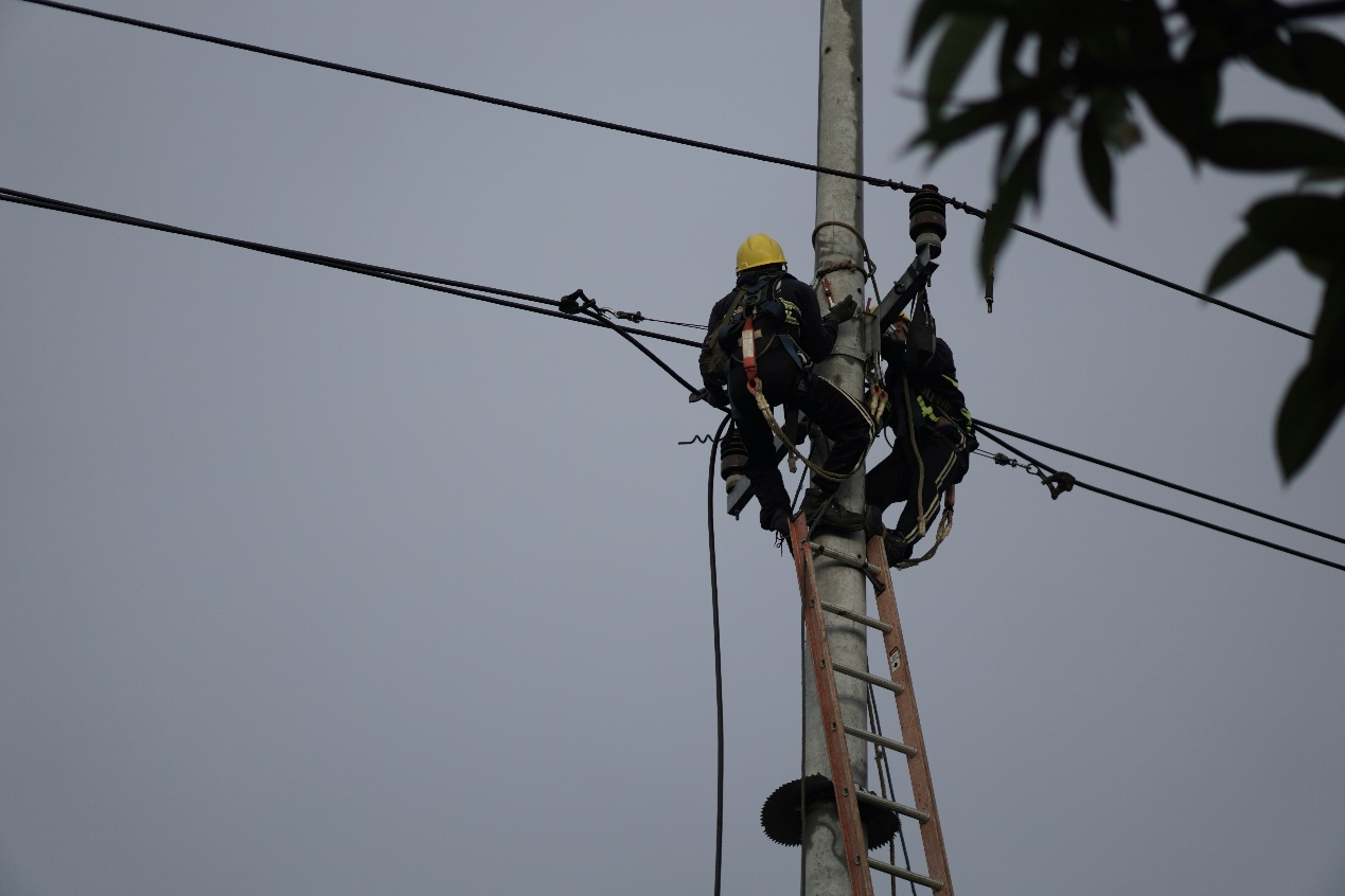 FTTH nettverksinstallasjon: høyhastighets fiberoptisk tilkobling